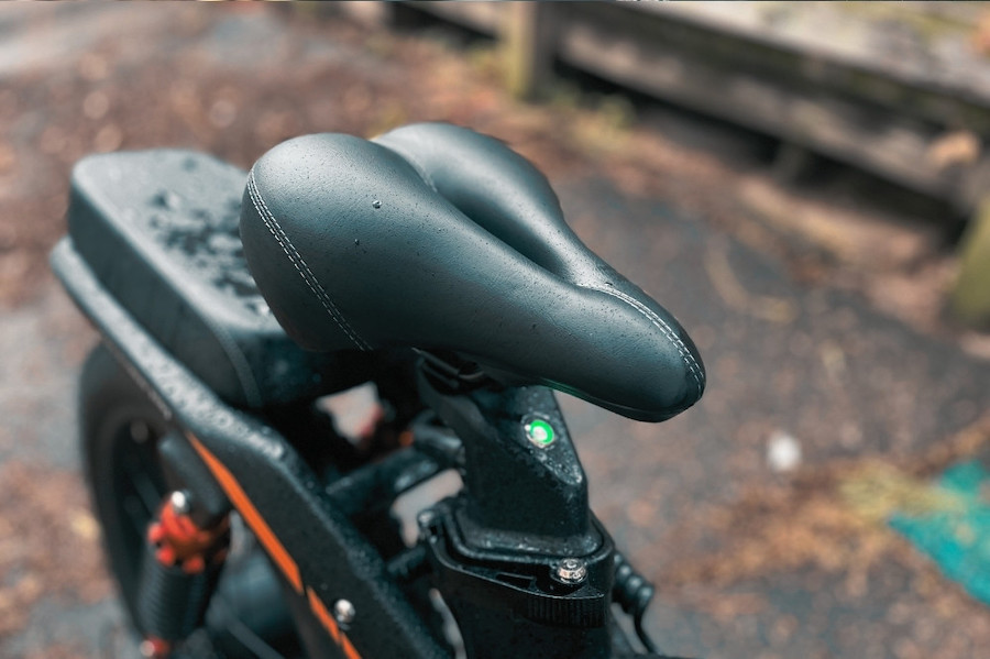 engwe x24 e-bike - bike seat