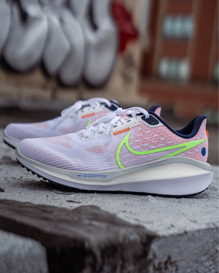 nike vomero 17 - lateral side