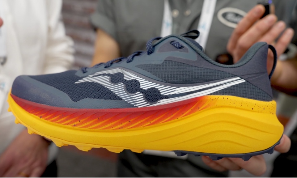 saucony xodus 3 - yellow and orange