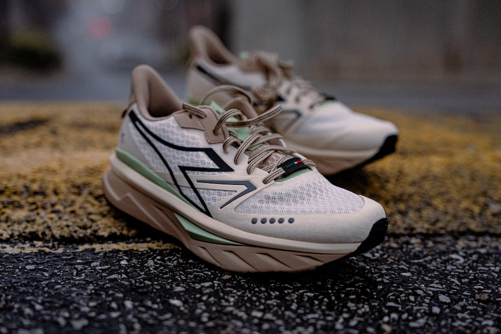 diadora atomo v7000 v2
