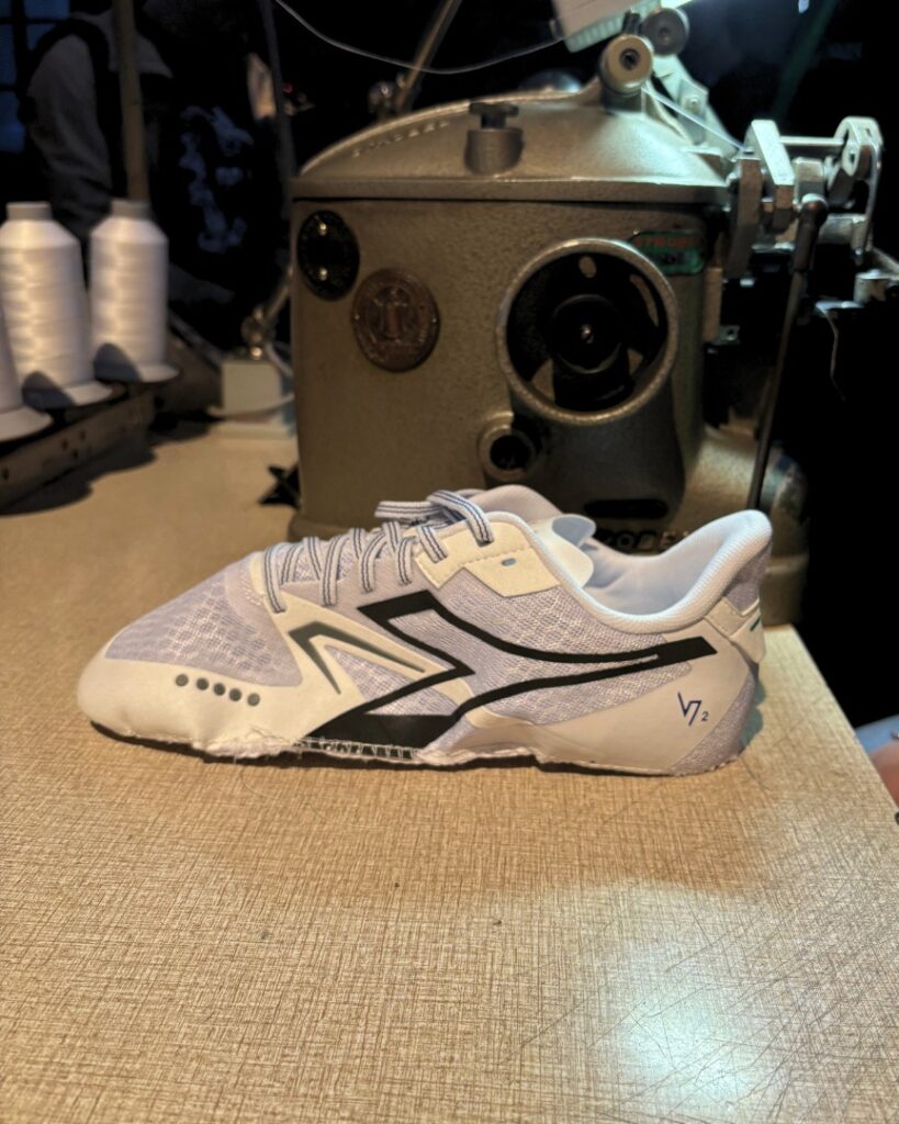 diadora v7000 upper