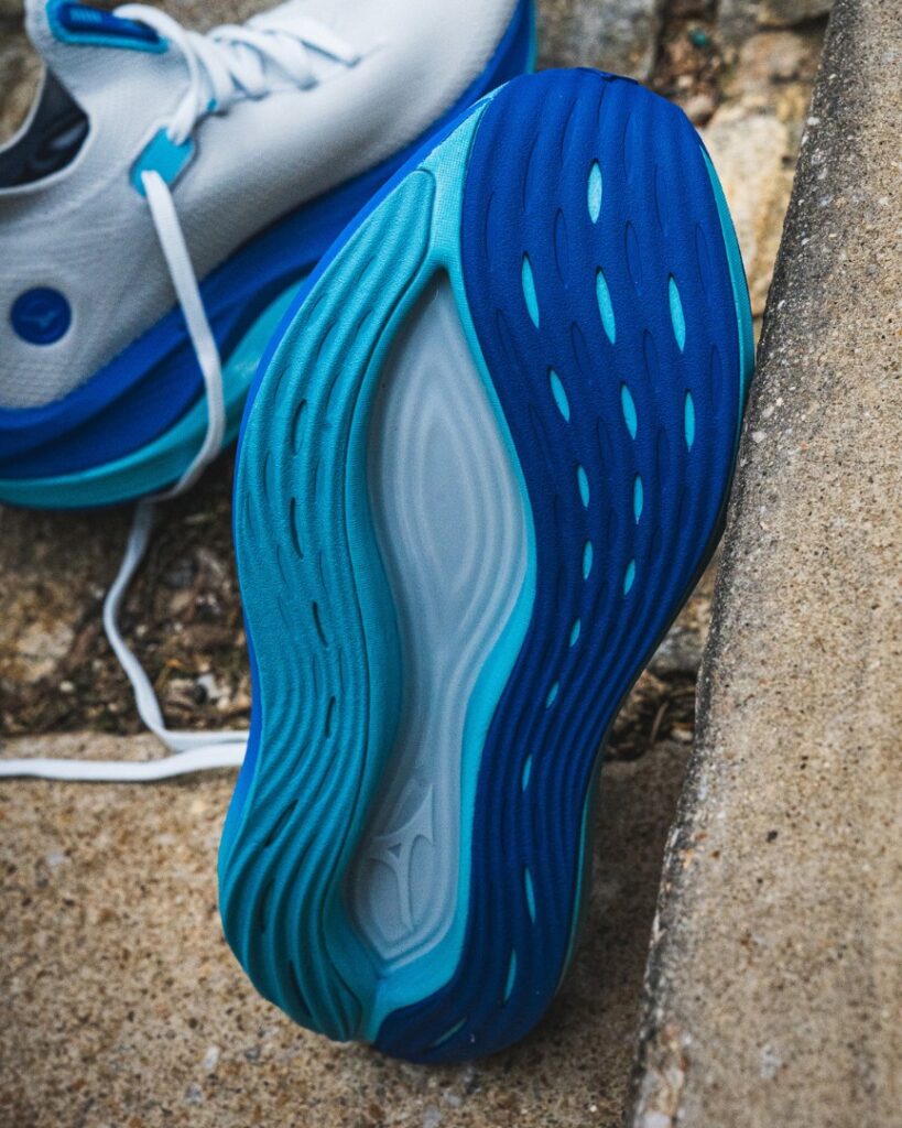 Mizuno Neo Vista - plate