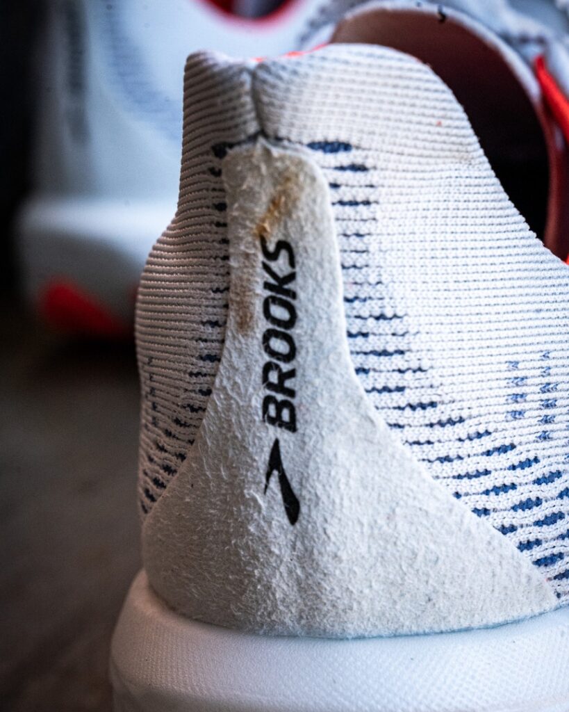 Brooks Hyperion Max 2 - heel vertical