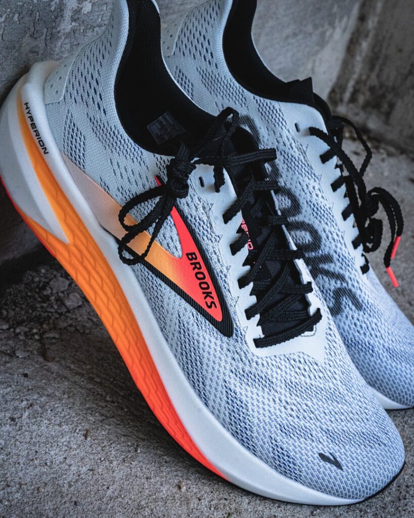 brooks hyperion - both shoes
