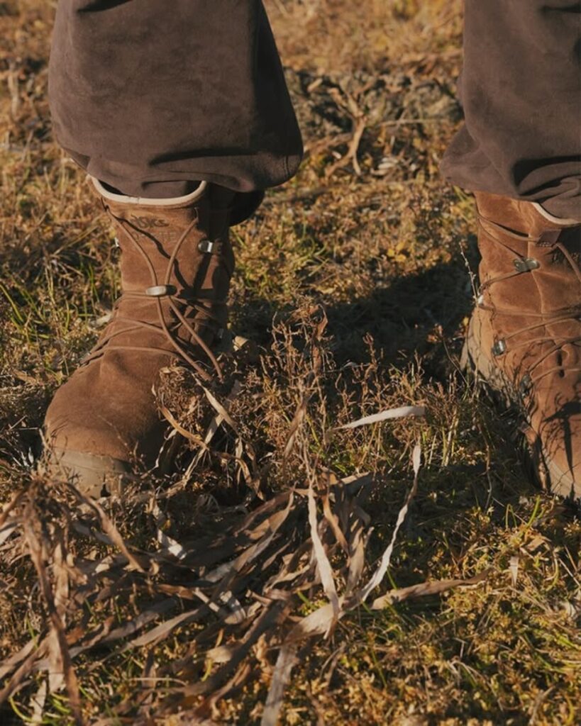 asics x non-native - grass