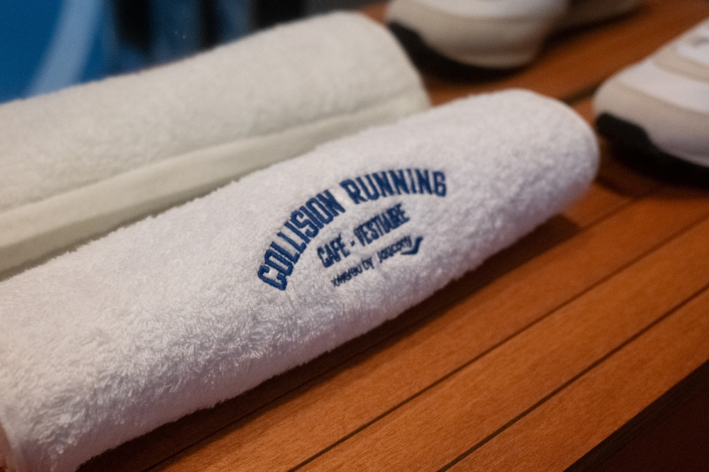 saucony collision towel
