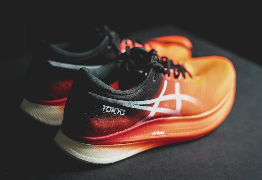 asics metaspeed sky - side1