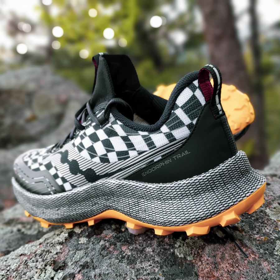 saucony endorphin trail - heel