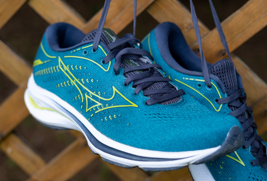 mizuno wave rider 25 - feature