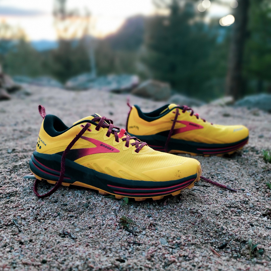 brooks cascadia - side