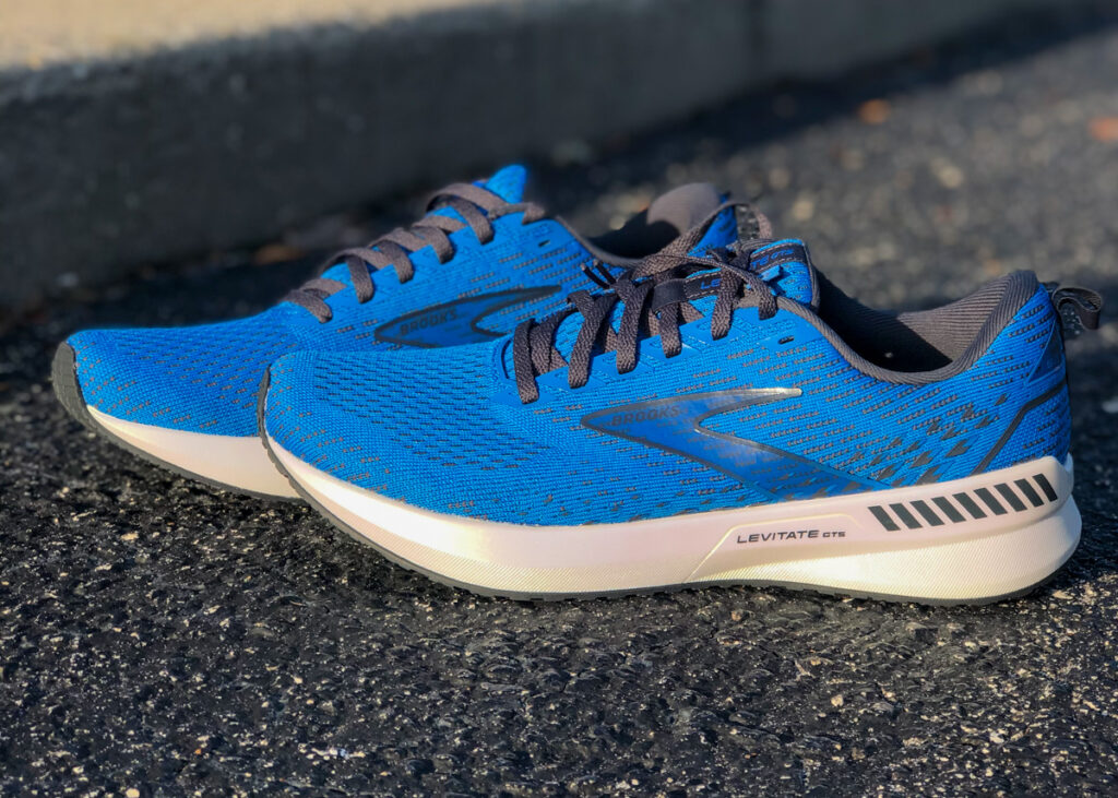 brooks levitate 5 side