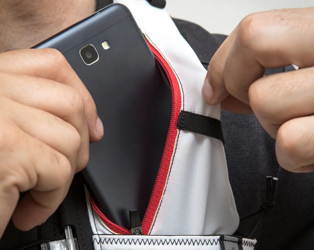 weis simer phone pocket