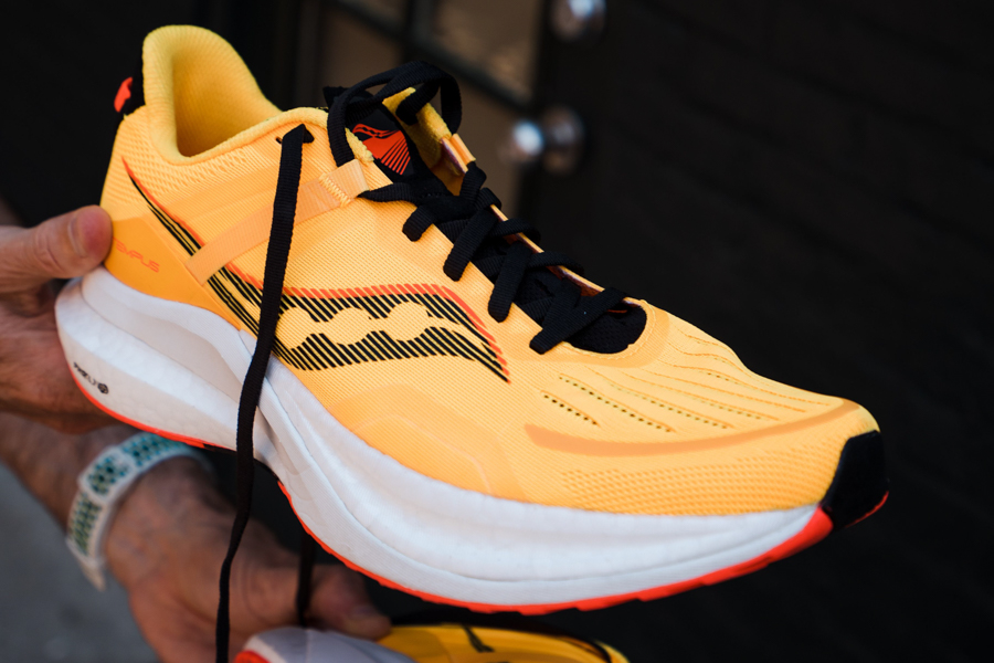 saucony tempus side