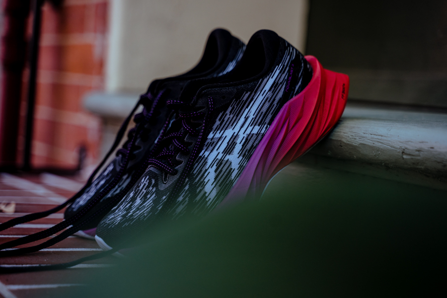 asics novablast 3 angle