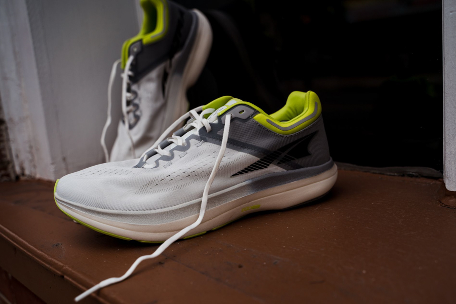 altra vanish tempo side