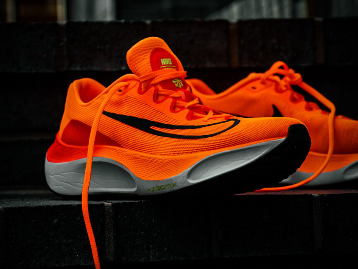 nike zoom fly 5 cover