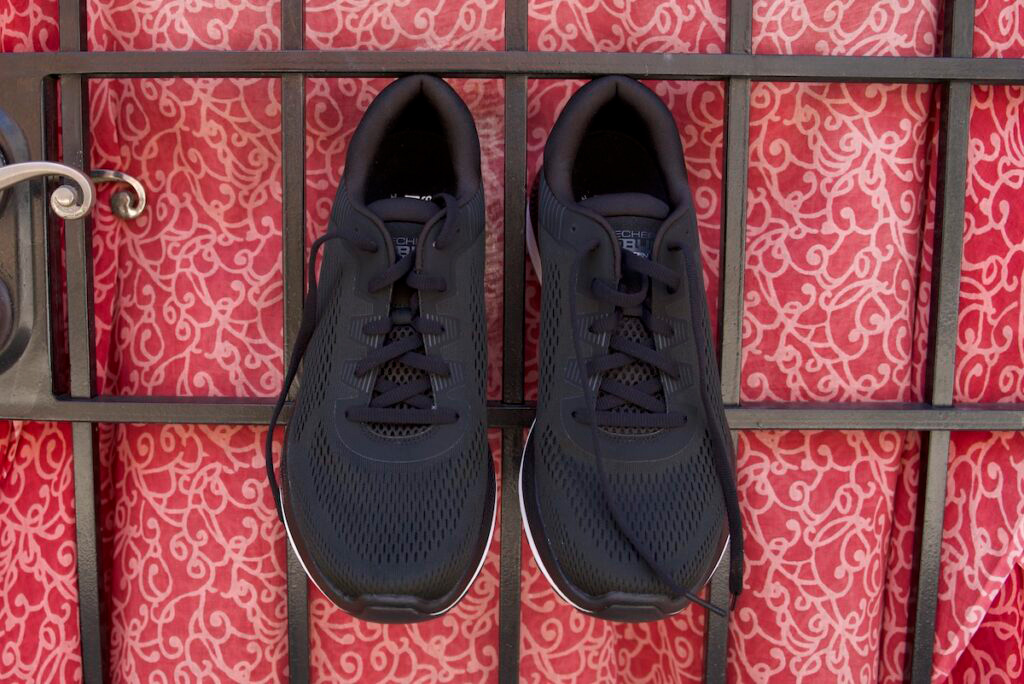 skechers-persistence-upper-1024x684