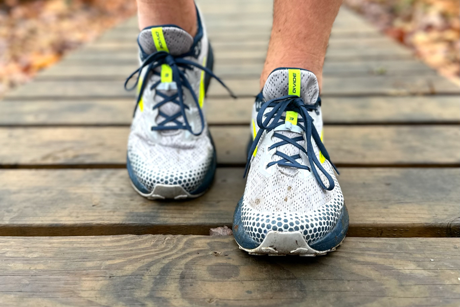 brooks divide 3 on foot