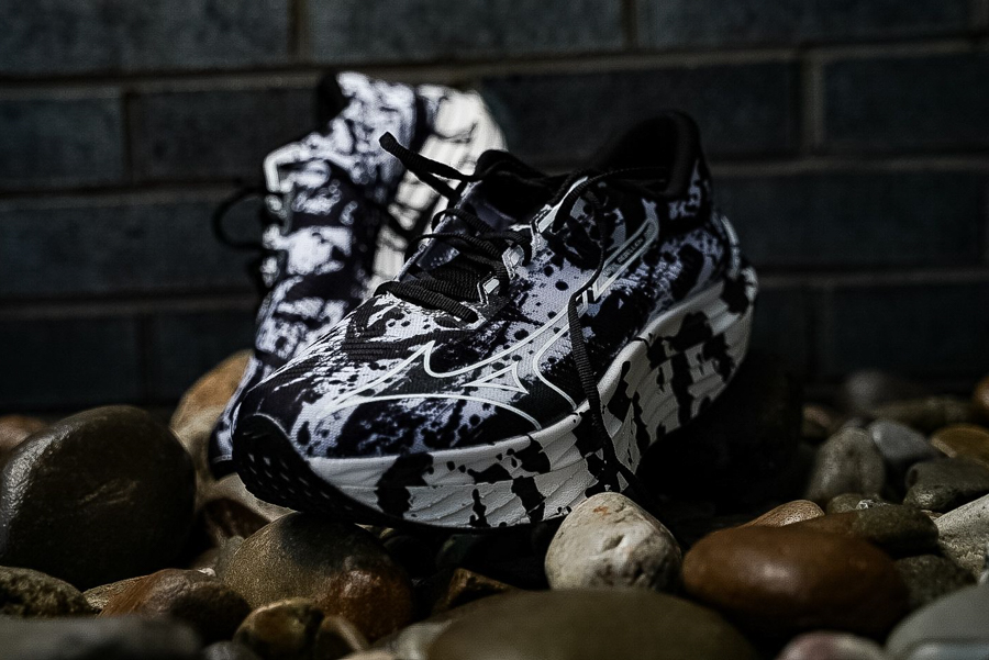 mizuno wave rebellion pro upper