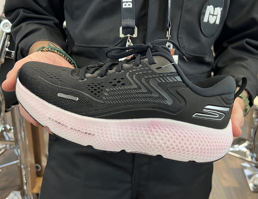 skechers max road 6