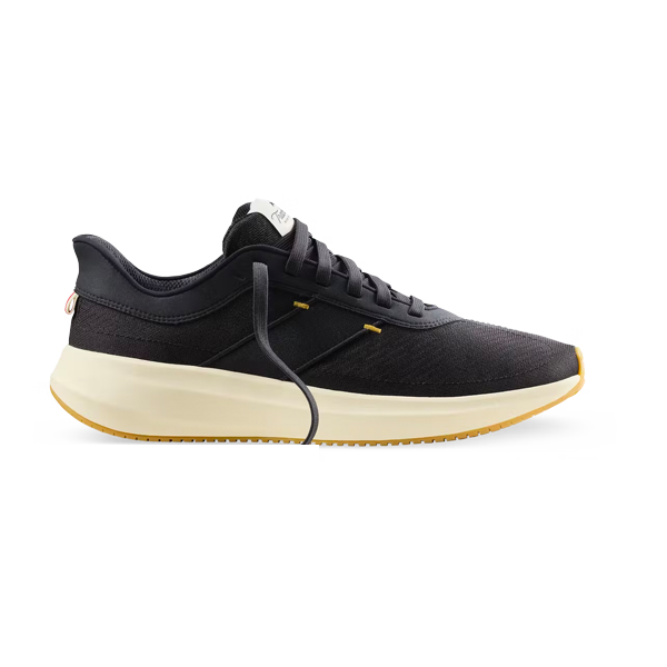 Tracksmith Eliot Runner in Black