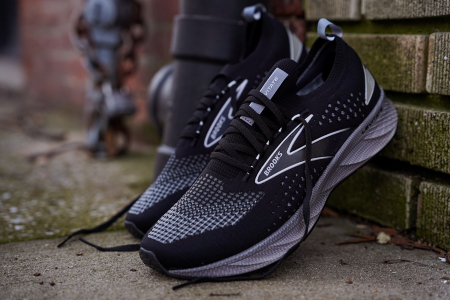 brooks levitate 6 stealthfit angle