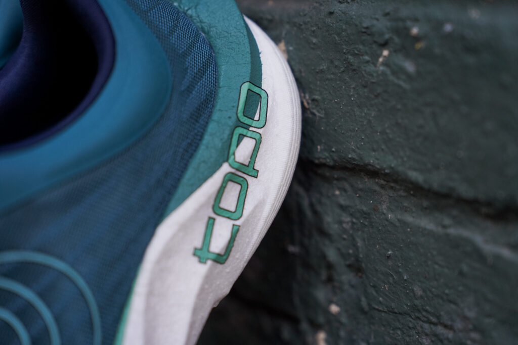 topo athletic cyclone 2 - heel