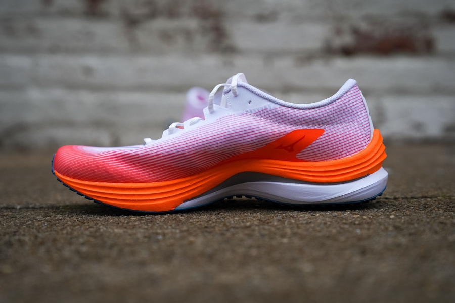 mizuno wave rebellion flash medial edge