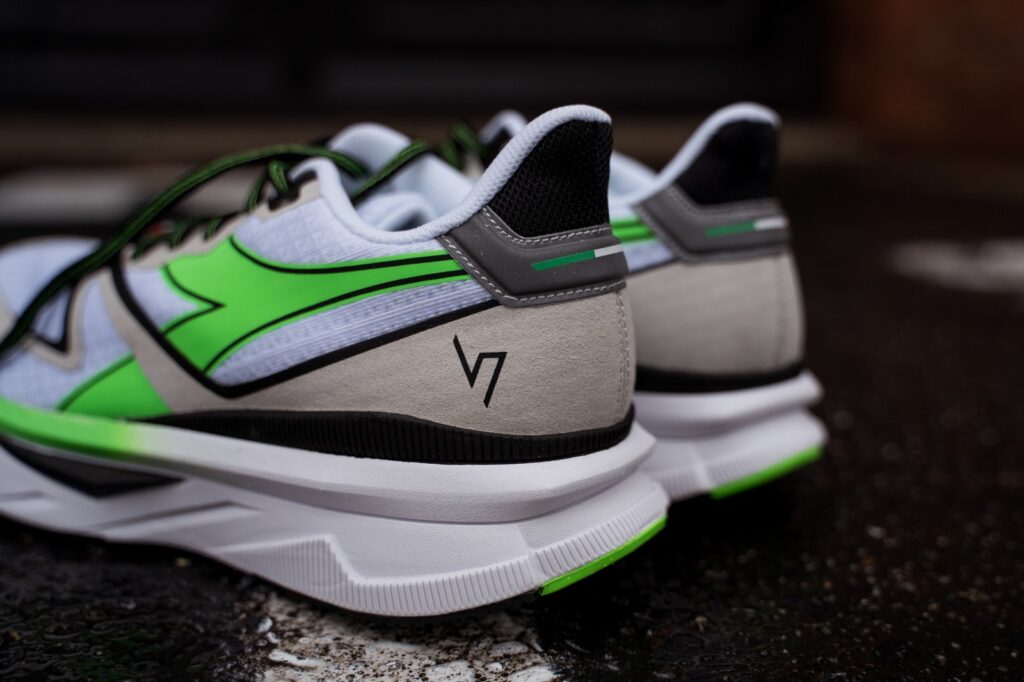 diadora atomo v7000 - men heel