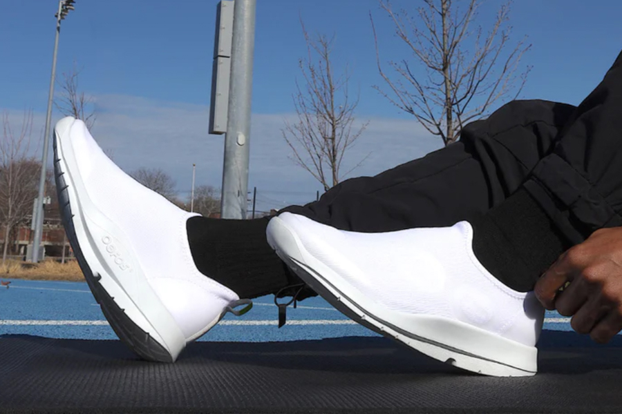 oofos oomg sport white