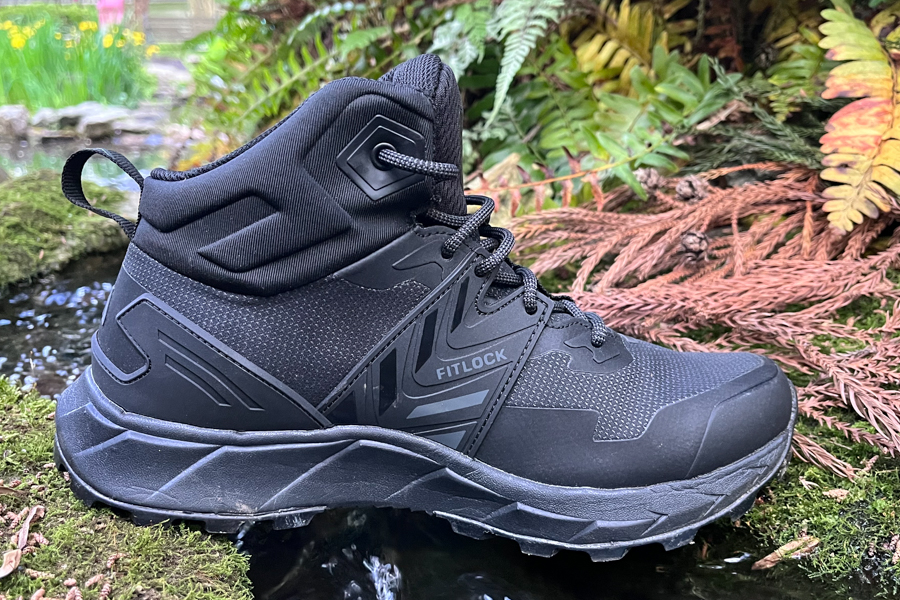 vj speedhiker side over water