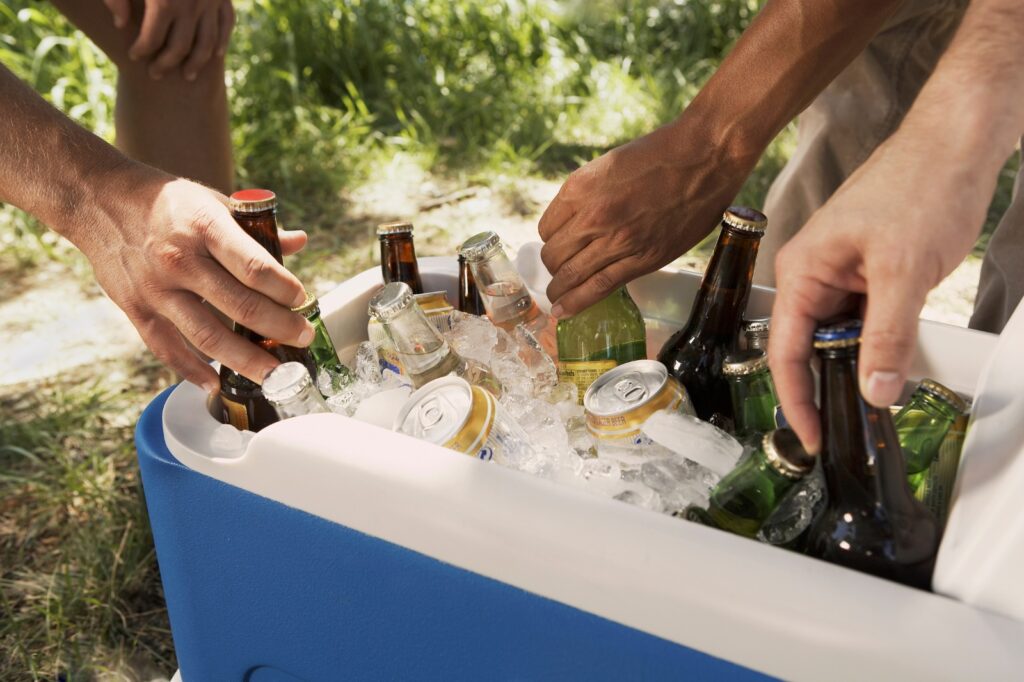 COOLER WITH ICE