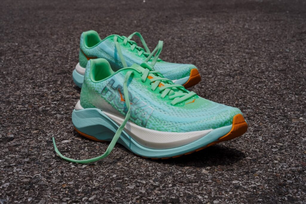 hoka mach x green on pavement
