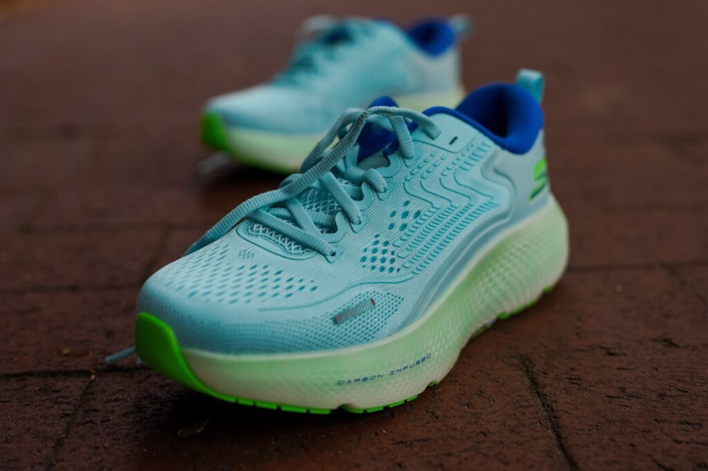 skechers max road 6 - women side