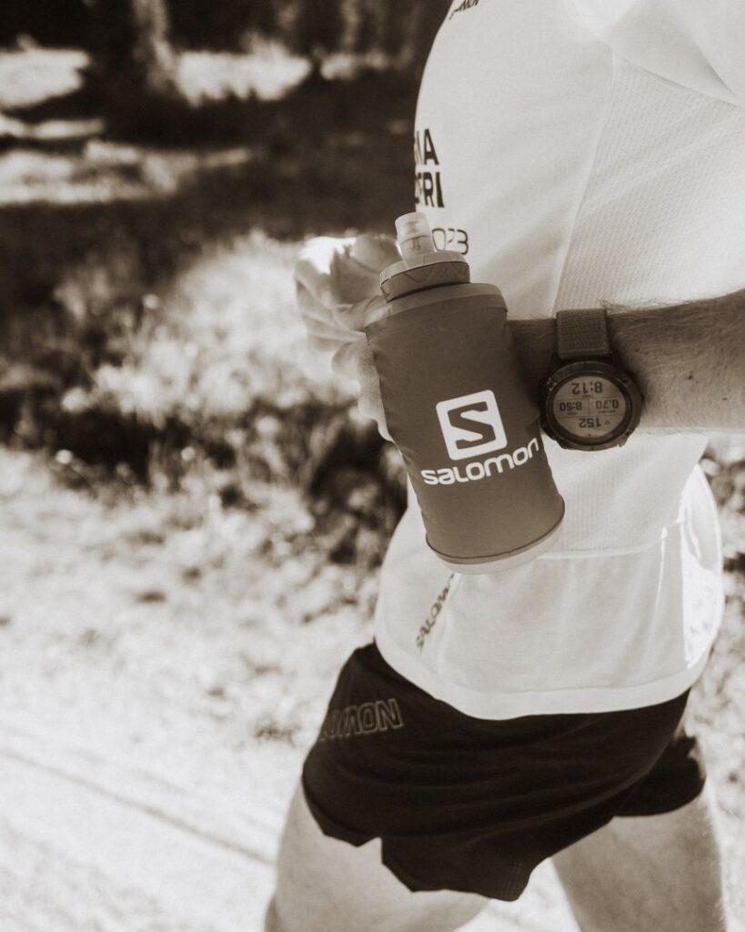salomon hut run - water