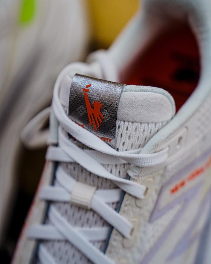 new balance 1080v13 - nyc edition tongue