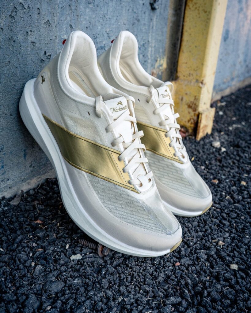 Tracksmith Eliot Racer angle vert
