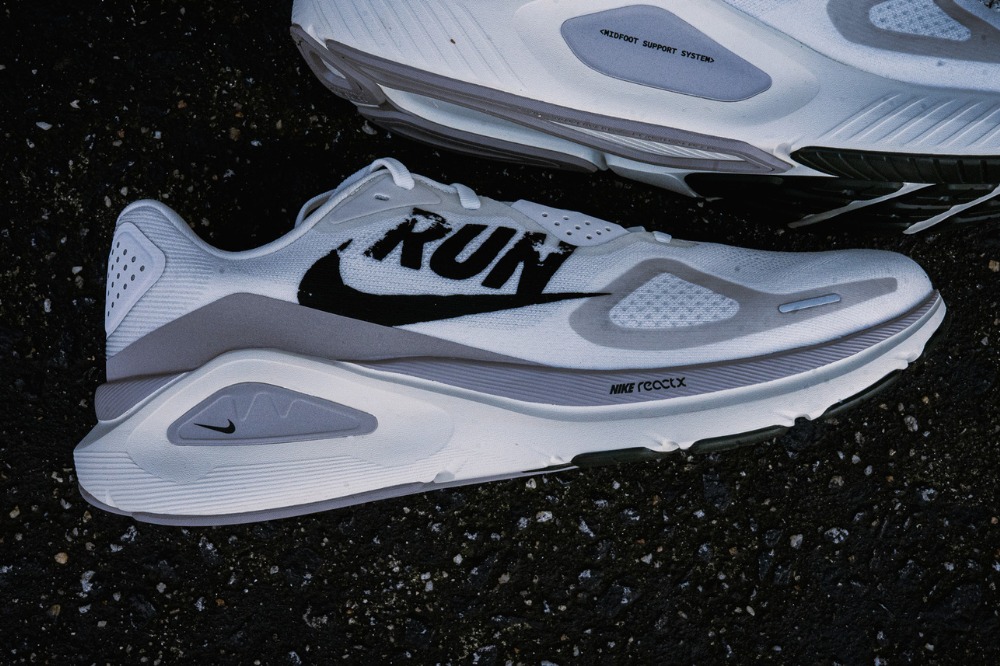 nike structure 26 - feature