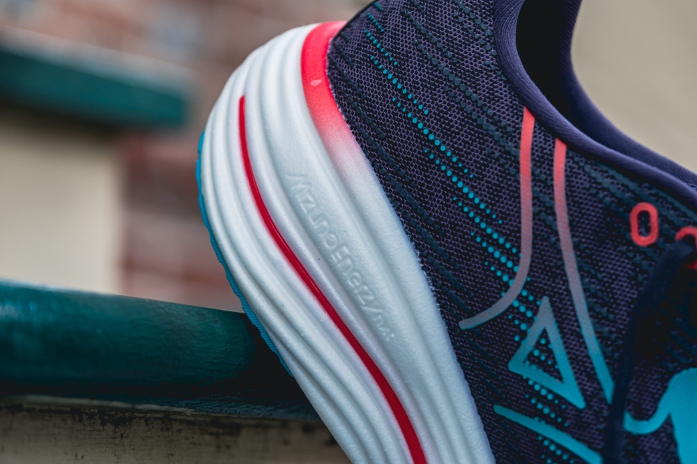 mizuno wave rider 29 - midsole heel