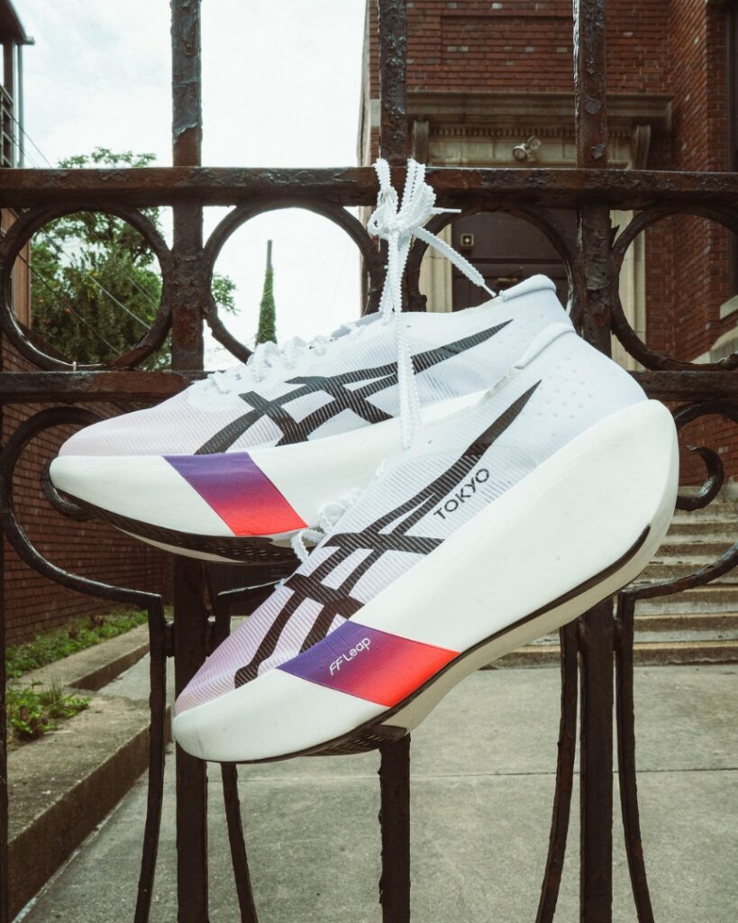 Asics Metaspeed Ray Review: Featherlight Freak | Believe in the Run