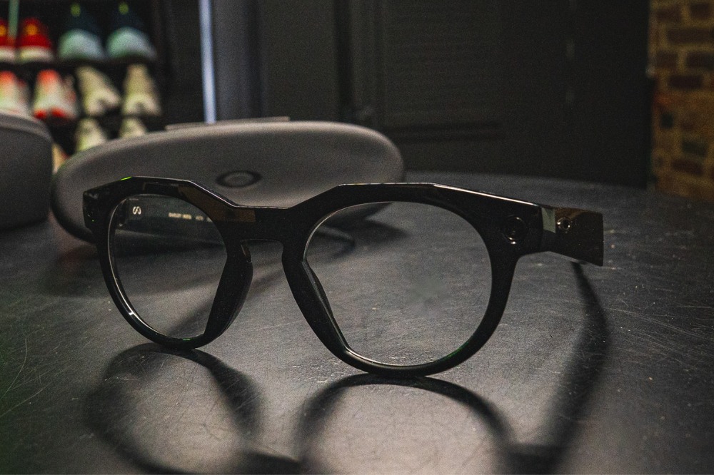 oakley meta - on table