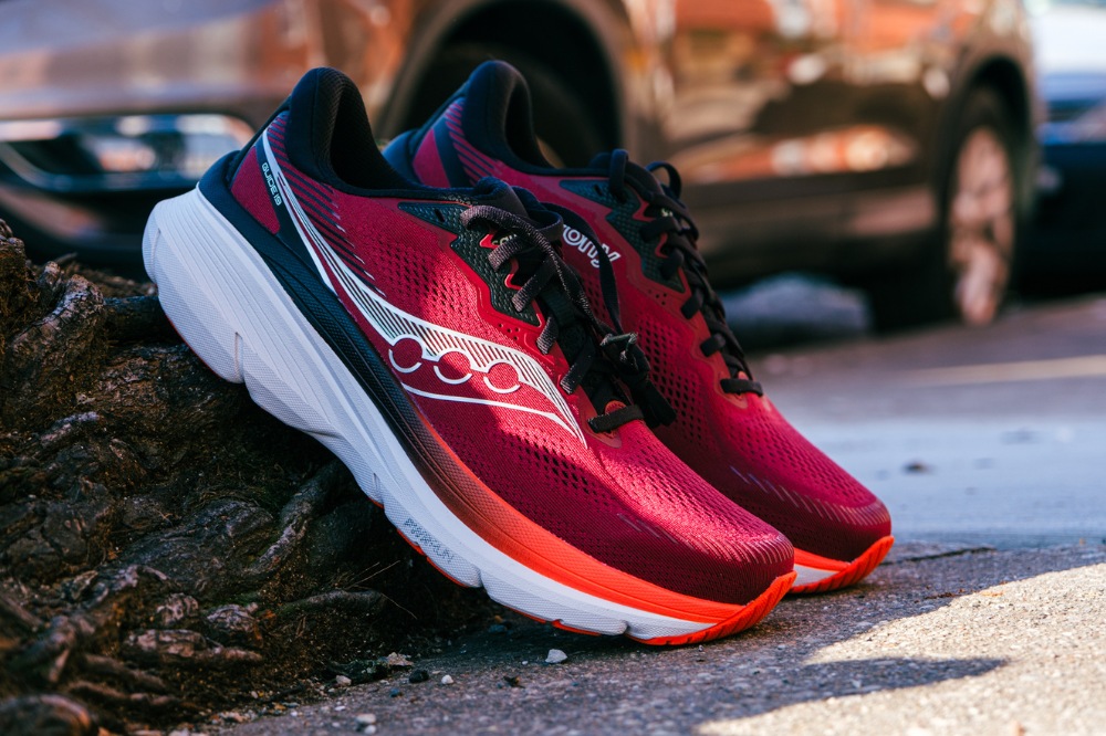 saucony guide 19 - against a curb