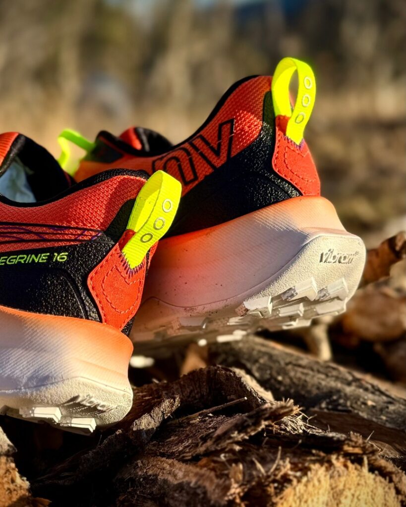 saucony peregrine 16 - heel tabs vertical