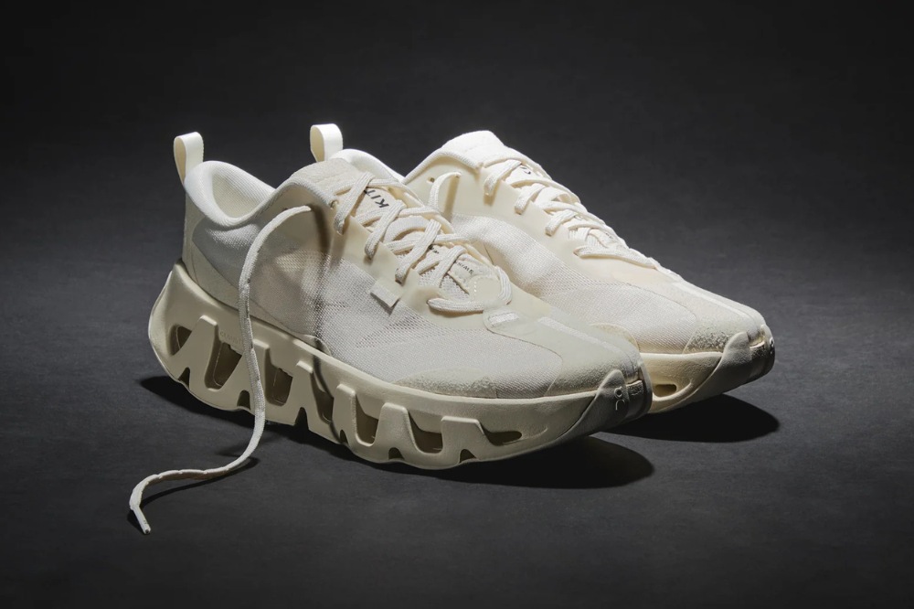 on x kith - white