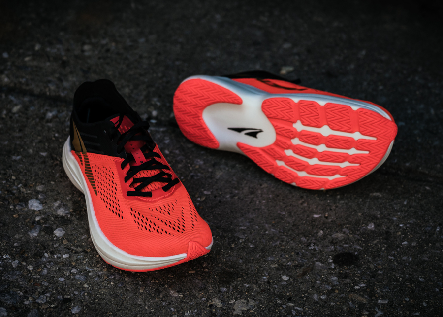 altra vanish carbon top and outsole