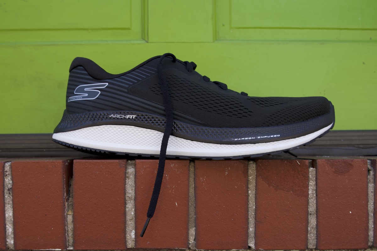 Atar Leve instante Skechers GoRun Persistence Review: Stuck in the Middle With You - Believe  in the Run