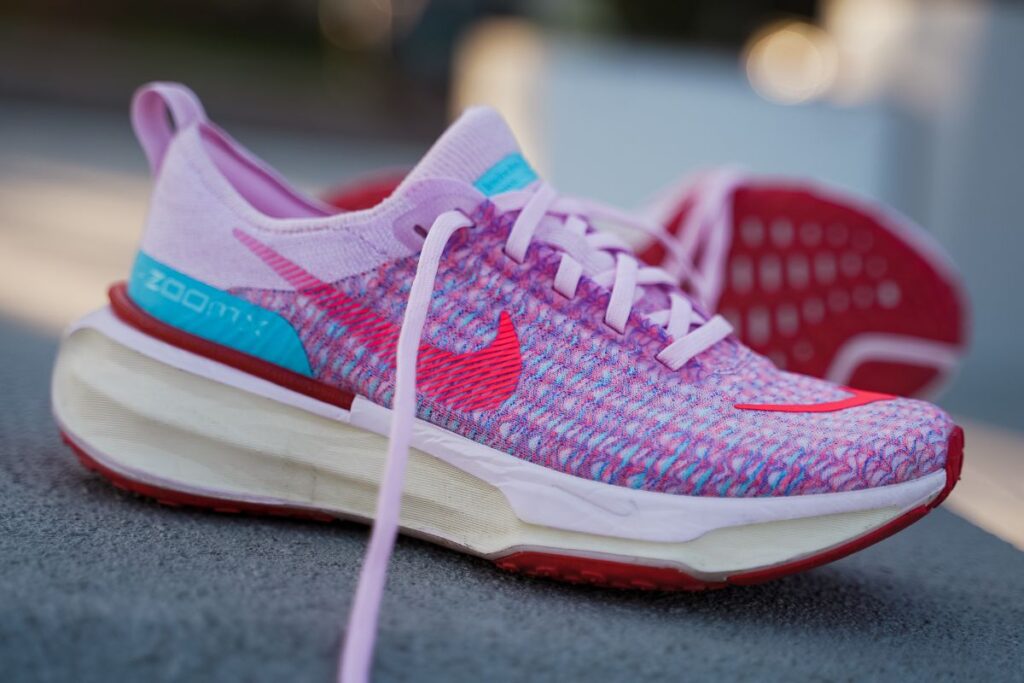 pink nike running shoes for women