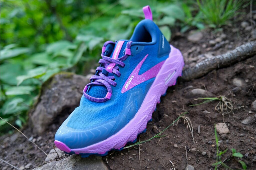 Brooks Women's Cascadia 17. Ladie's Trail Running Off-Road Shoes.