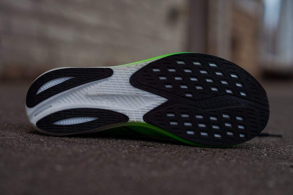 brooks hyperion - outsole