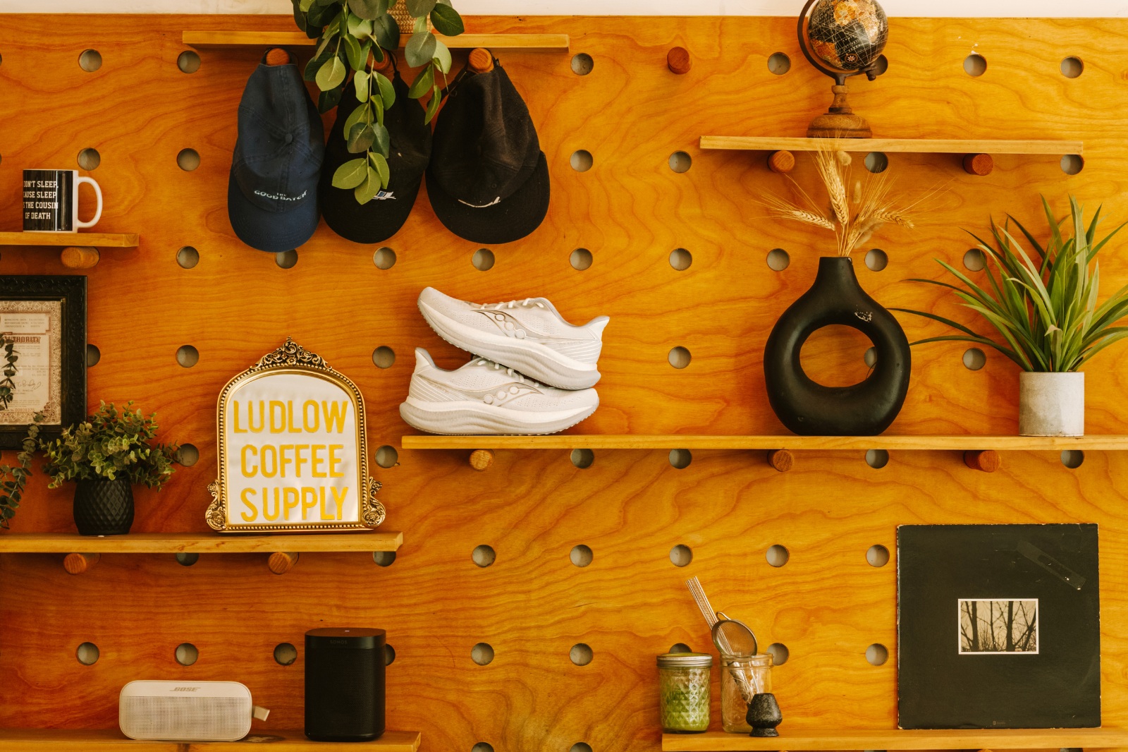 saucony cafe - pegboard